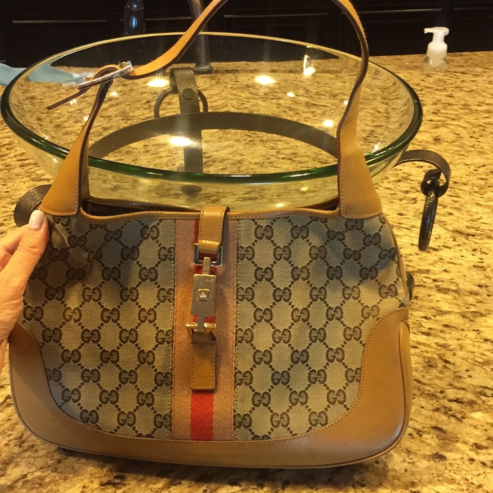 Gucci shoulder bag and wallet